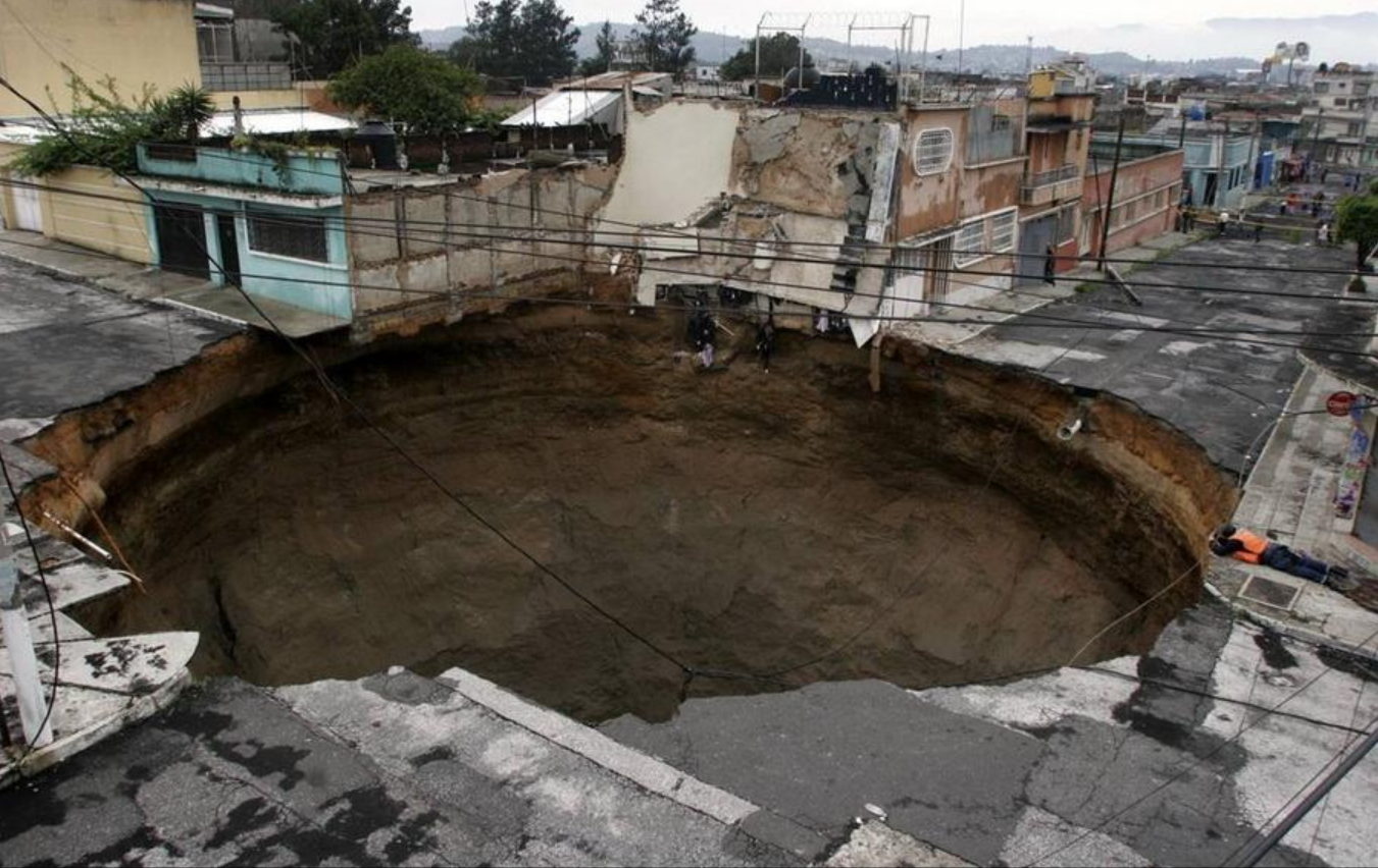  地球上不寻常、而神秘的洞穴