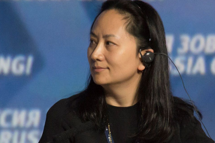 警察 知名男星因吸毒被封杀，如今悄悄复出，新片定档国庆？网友：滚远点！