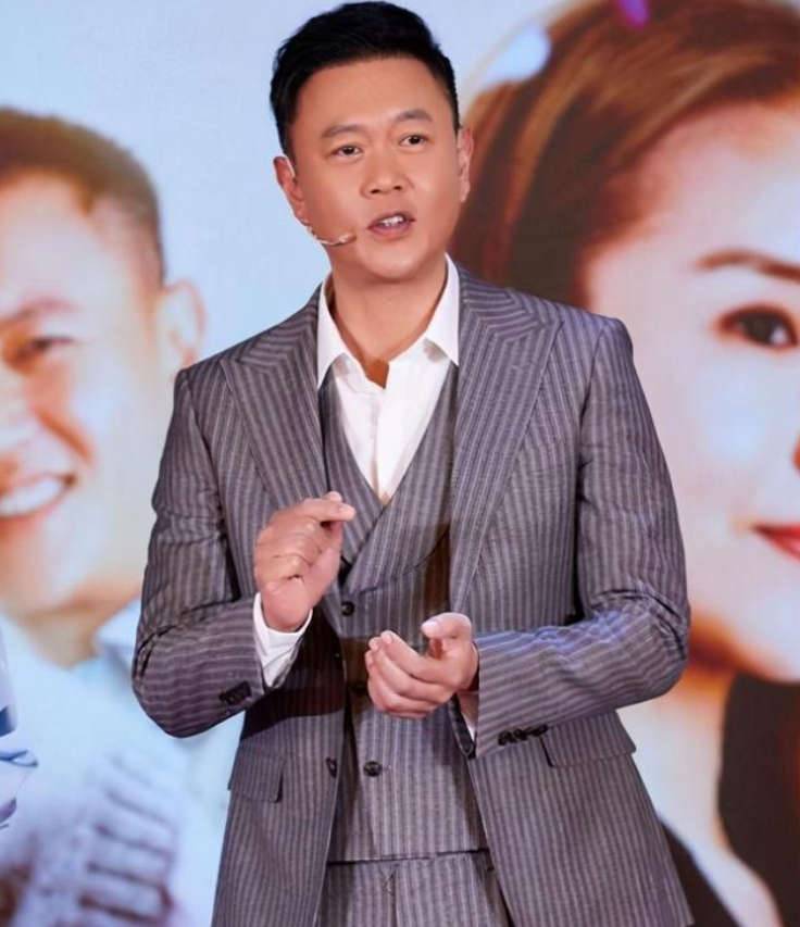 冯嘉怡|他被称“最贵配角”,拍戏只为过瘾,导演调侃:片酬还不够油钱