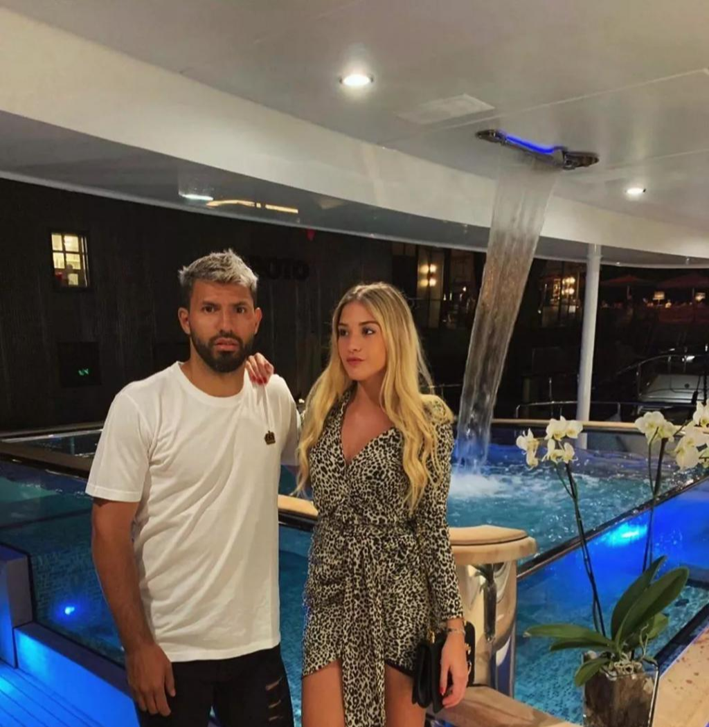 阿奎罗|阿奎罗为何会和马拉多纳女儿离婚，选择小模特索菲亚？