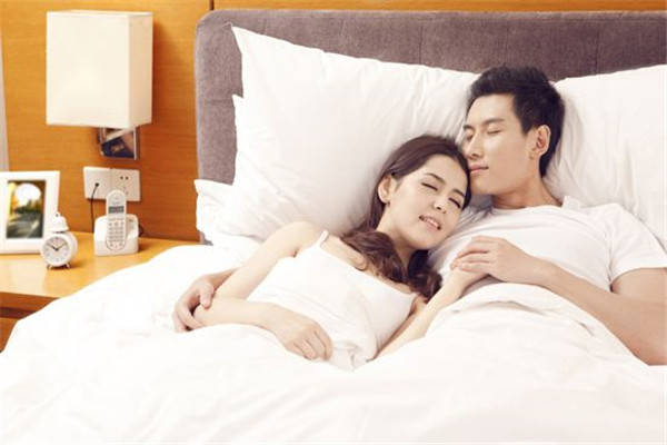 T恤衬衫白帆布 23岁女子一月20次“997”，查出hpv，医生：铁打的子宫也受不了