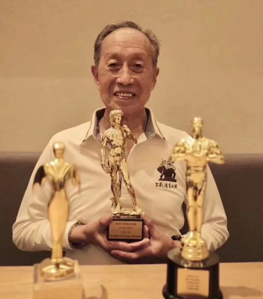 新晋宝妈育儿记|有一次，胡歌自嘲说他在机场上遇到李雪健老师，他觉得很惭愧