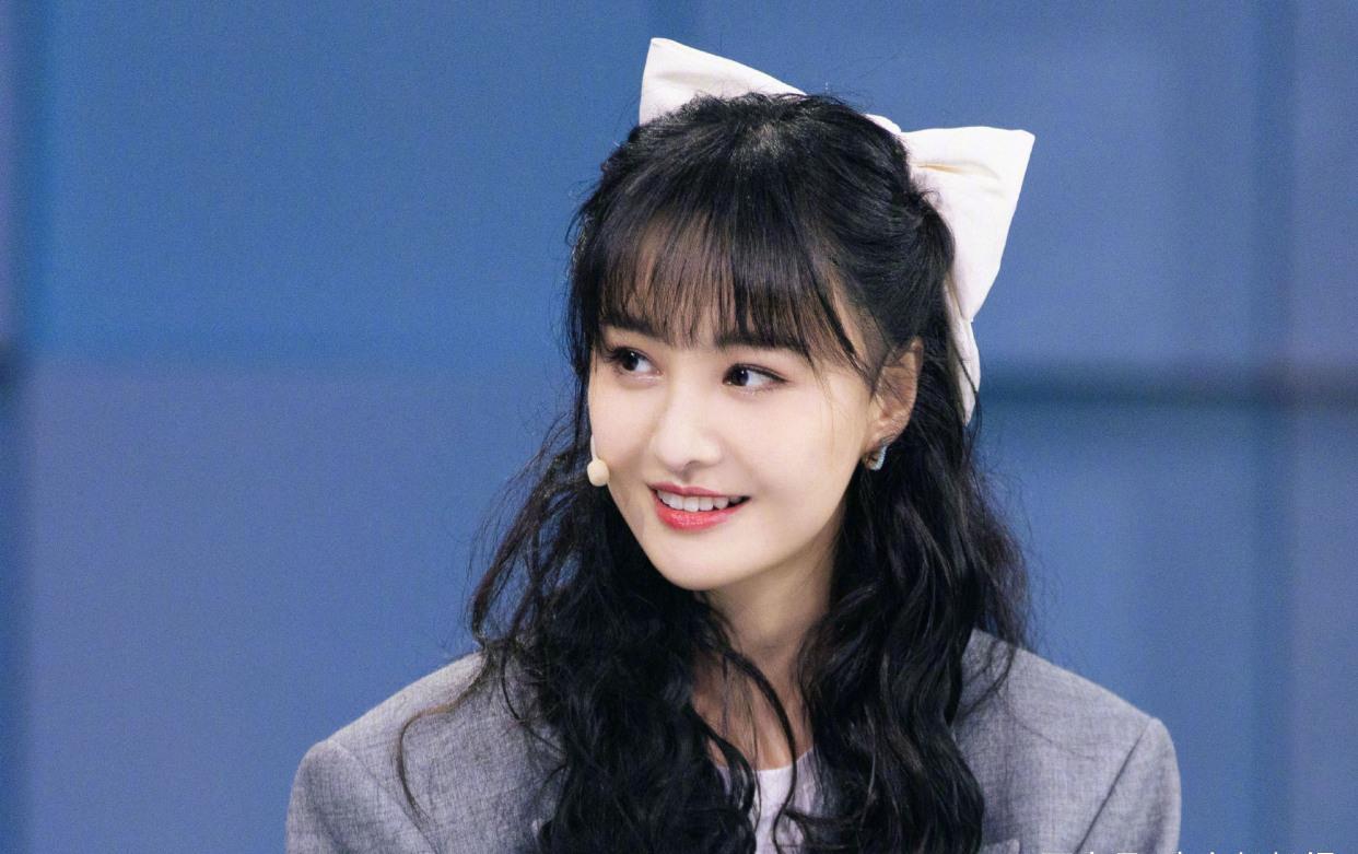 郑爽|郑爽作品下架后续：发文质疑司法权威，个人和工作室遭永久禁言