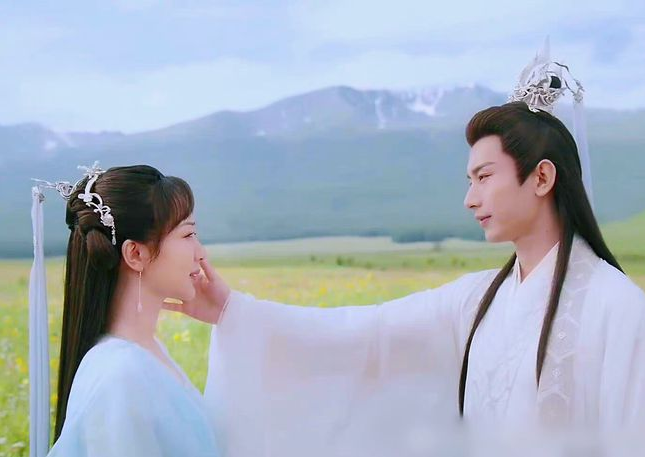 胡杏儿|终于等到杨紫的新剧，可杨紫分享的九宫格照片网友觉得莫名搞笑