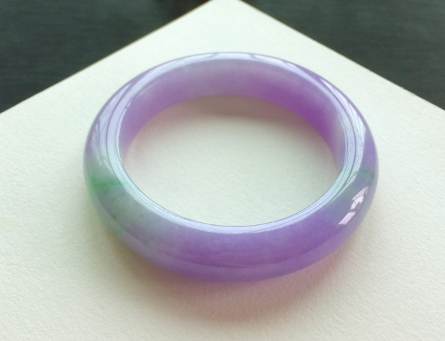 宝石|翡翠的美是独特的，是其它宝石不能比的，它的价值也没有标准