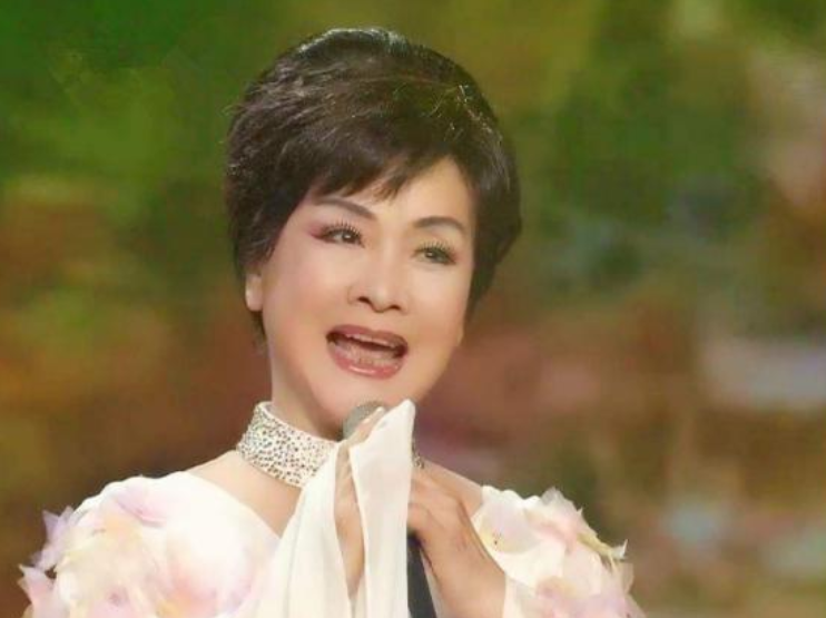 春晚|她是国家一级演员，连登25年春晚，52岁无儿无女，为何无人敢娶？