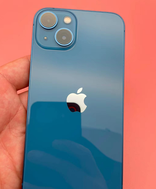 iPhone|粉絲4400買美版有鎖iPhone13，一查竟無鎖，網友：這次該商家哭了！