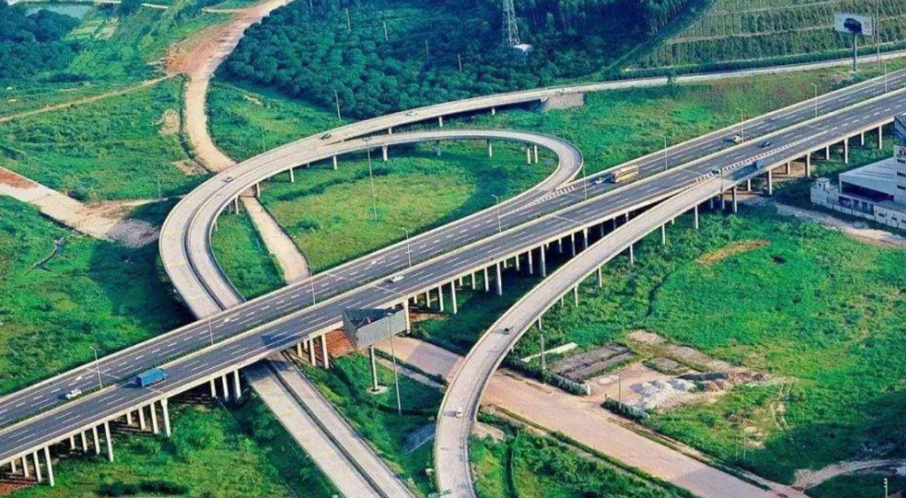悠悠聊社会 河南规划打造双向四车道高速，预计长度100余公里，再次迎来大发展