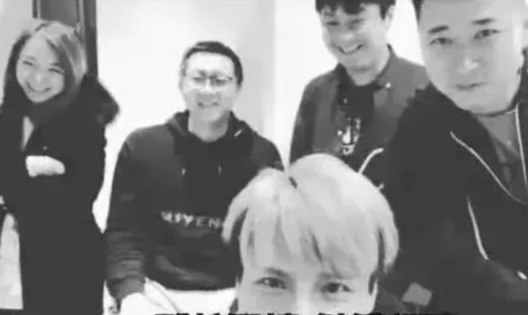 丑女|华府一姐“首次正式露脸”！引大批水友围观：居然不是丑女！翘哥眼光被赞！