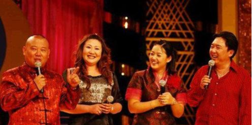 张智霖|德云社于谦带娇妻同框出行，谦嫂近照“大变样”脸部发福，夫妻俩有着怎样的故事？