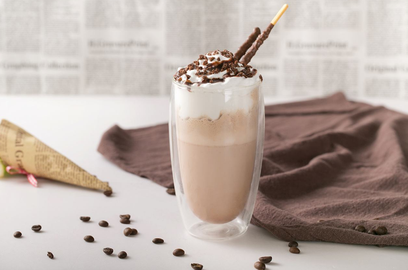 牛奶|母女俩长期睡前喝牛奶，双双确诊乳腺癌，医生叹息：无知害了她们