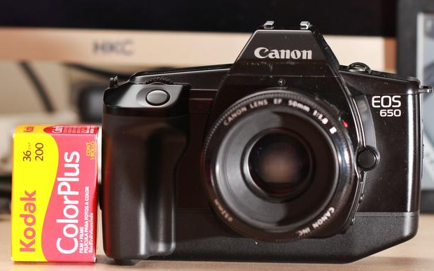 睡前de育儿经|现在摄影师朋友用单反相机的多呢还是用微单相机拍照片的多呢?