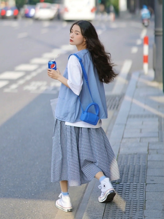 彩妆派|夏日里的日系穿搭,简单高级很是清新,轻松让你在人群中脱颖而出