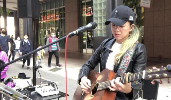 张芸京|凭《仙剑3》走红！换回女装无人识，如今拖欠房租靠街头卖唱为生