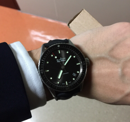 时尚星腕|春夏季节如何有颜有气质？三枚潜水表戴起来，简单百搭又洋气