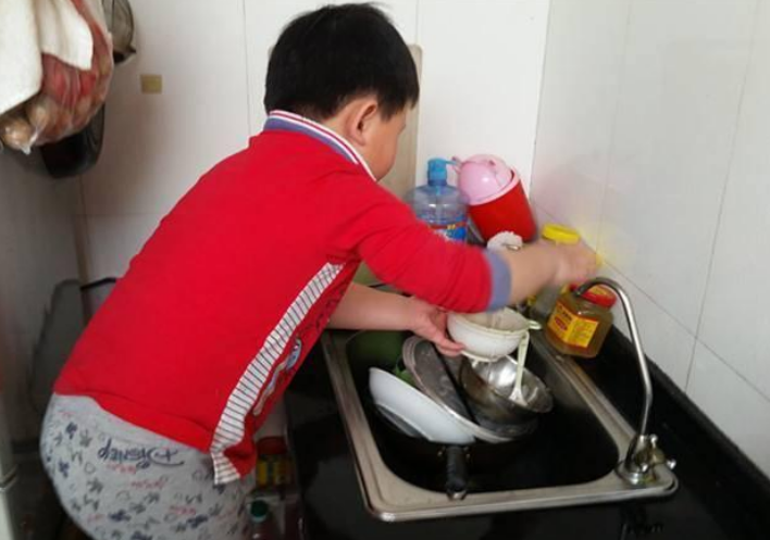 大脑|喝一口等于钢丝球“刮甲状腺”,医生:不想癌症敲门,停止食用“1汤”