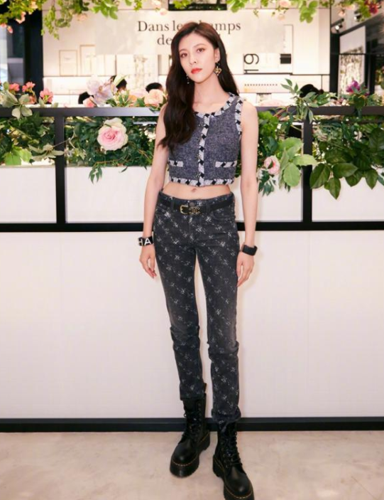 穿衣搭配|宋妍霏，穿搭堪称百变女王，秀出好身材