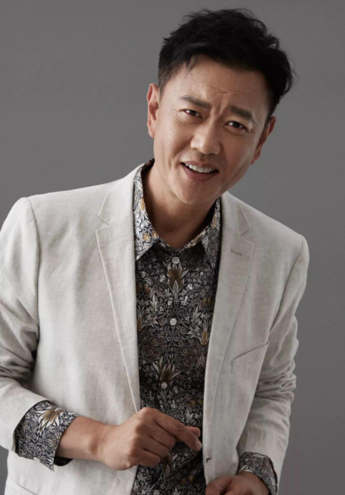 冯嘉怡|他被称“最贵配角”,拍戏只为过瘾,导演调侃:片酬还不够油钱