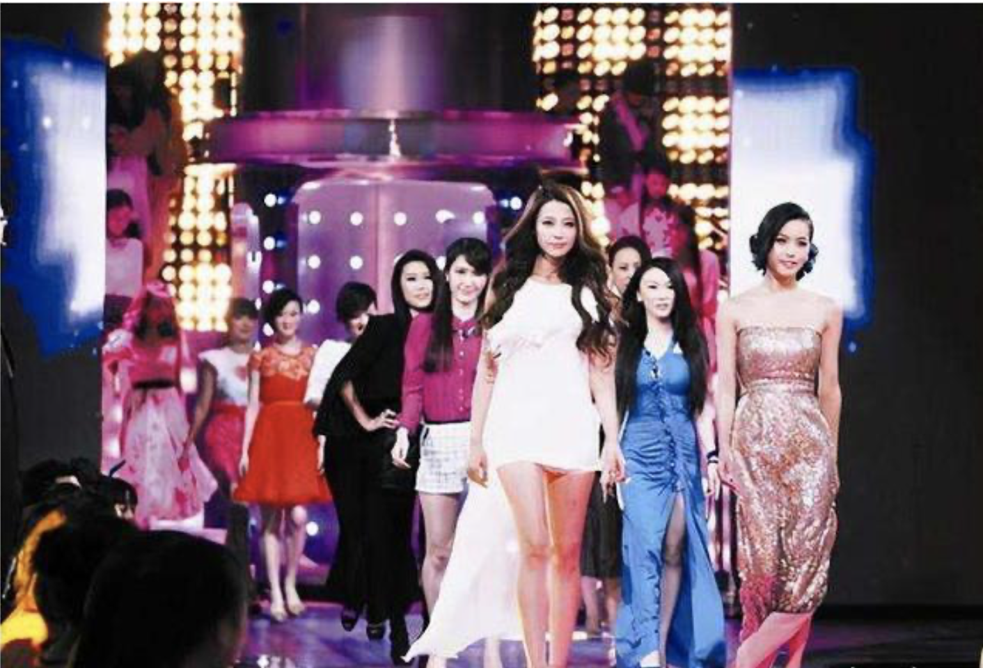 非诚勿扰|\收破烂\小伙上非诚勿扰，灯全灭，孟非忍不了：说说你收啥废品