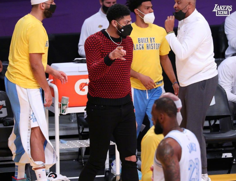 勒布朗·詹姆斯|再见了浓眉，再见了总冠军！对不起詹姆斯，你也该把MVP交出来了