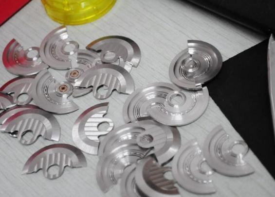 虎妈陪宝宝|高仿表遭海关截获涉案金额高达十亿，揭秘背后惊天骗局