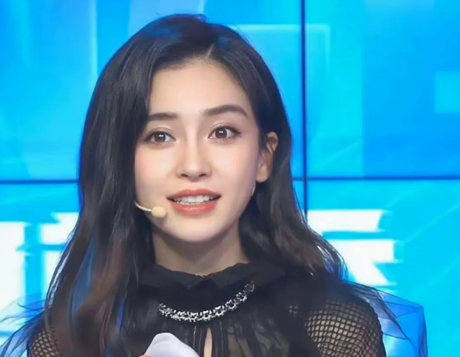 Angelababy|都在吐槽baby的演技，却没人敢诋毁她的美貌，直播生图绝了！