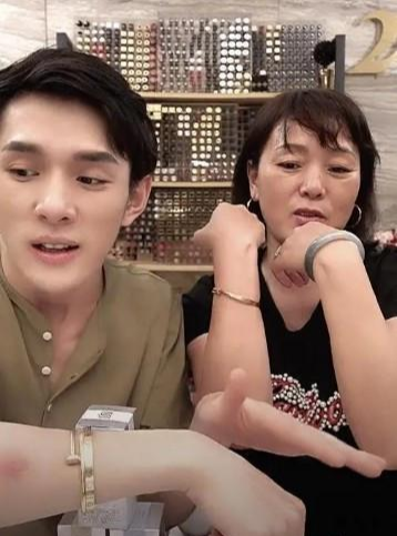 保湿|原来精华液不是直接涂的? 难怪没效果! 快来看看正确的方法吧