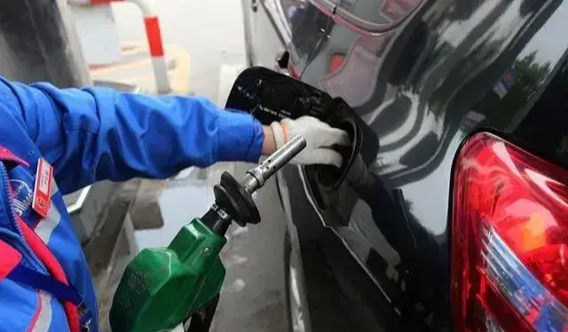 油价 油价涨破天了？今天1月7日，油价迎来大幅暴涨，调价后全国地区油价表