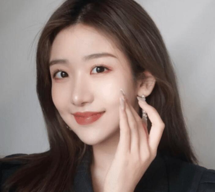 穿衣搭配 基础护肤的正确步骤是什么？许多人都搞错了，难怪皮肤暗沉又粗糙