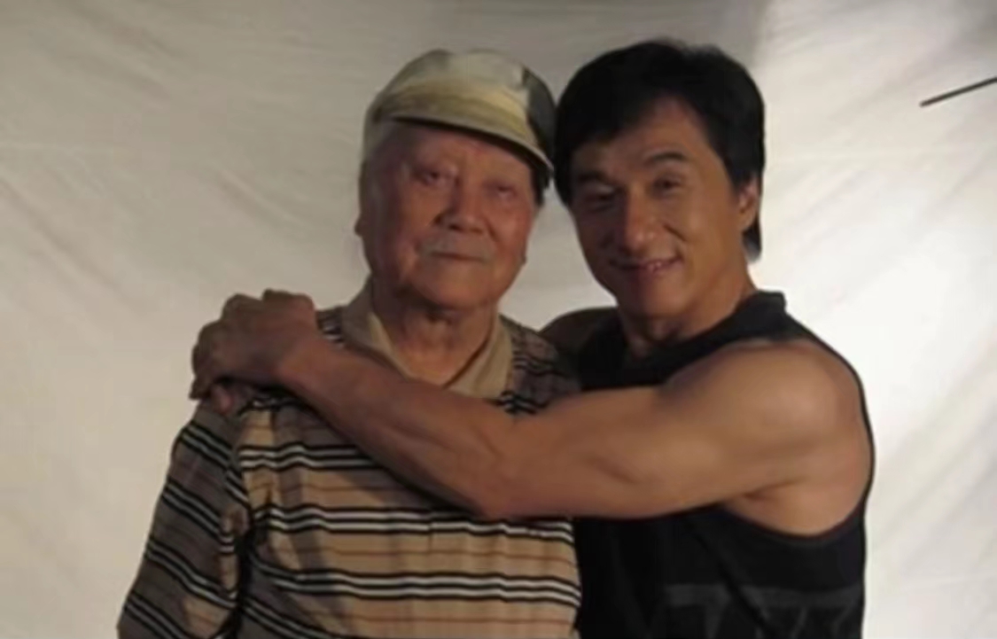 成龙|成龙在父亲去世前听说他们是房玄龄的后代，并在故宫旁有6亩地