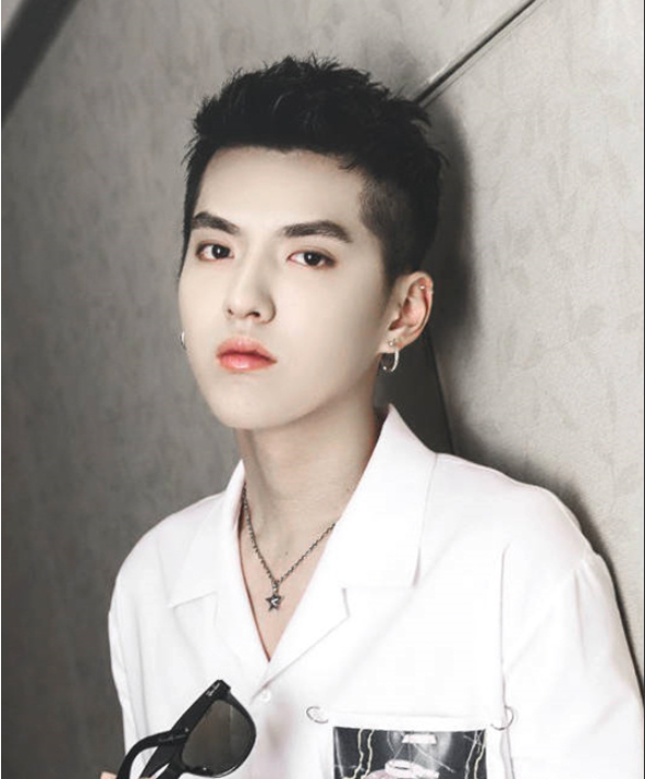 杜蕾斯|“吴签”事件后，杜蕾斯广告新文案火了，吴亦凡：谢谢，有被内涵到