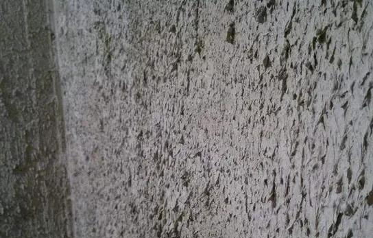 |厕所地砖上墙瓷砖怎么处理？