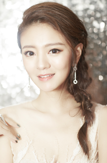 安以轩|40岁安以轩生图曝光！身材匀称健康，小圆脸也是相当减龄