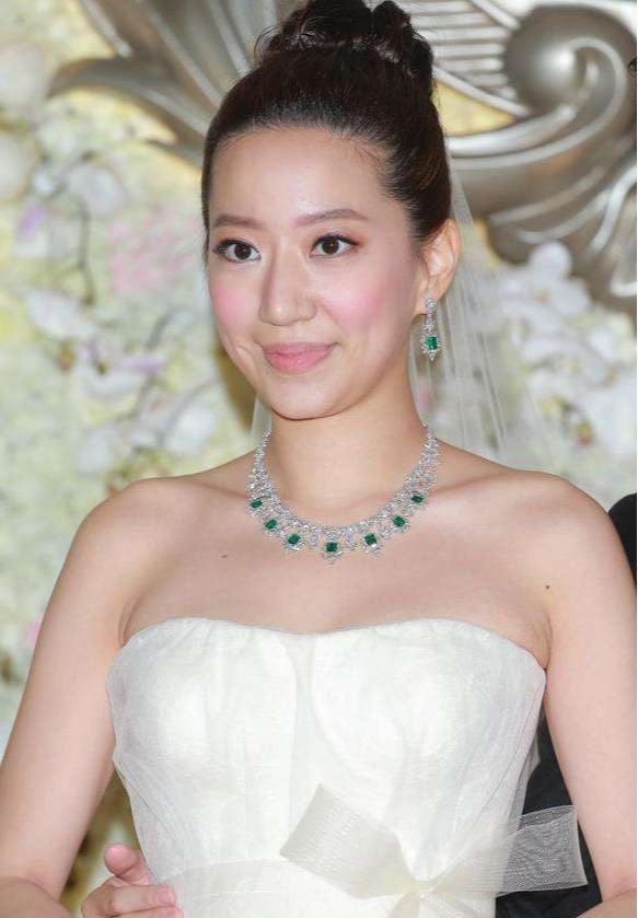 杨幂|香港第一好命媳妇汪圆圆，她是甄子丹的小姨，她到底有何等的魅力