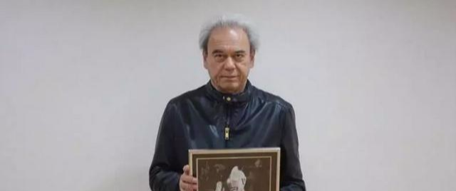团时郎|奥特曼最强“回忆杀”，时隔47年再同框，你流泪了吗？