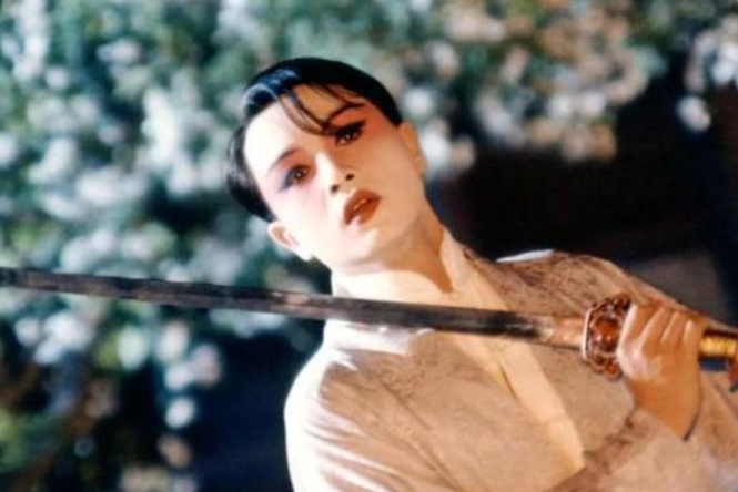 张柏芝|17年前，张国荣跳楼自杀，张柏芝灵前失声痛哭：若不是我，哥哥不会死