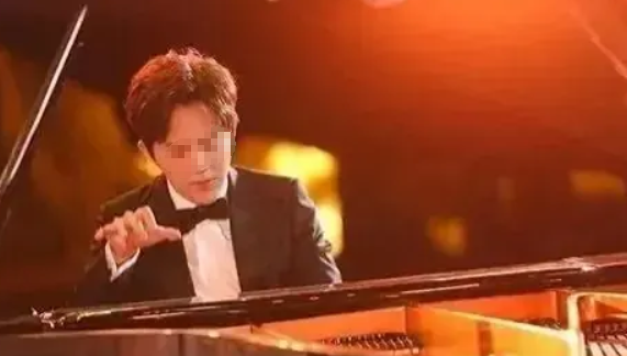 乐嘉|乐嘉评价某钢琴家事件，被网友质疑是在为自己辩解？