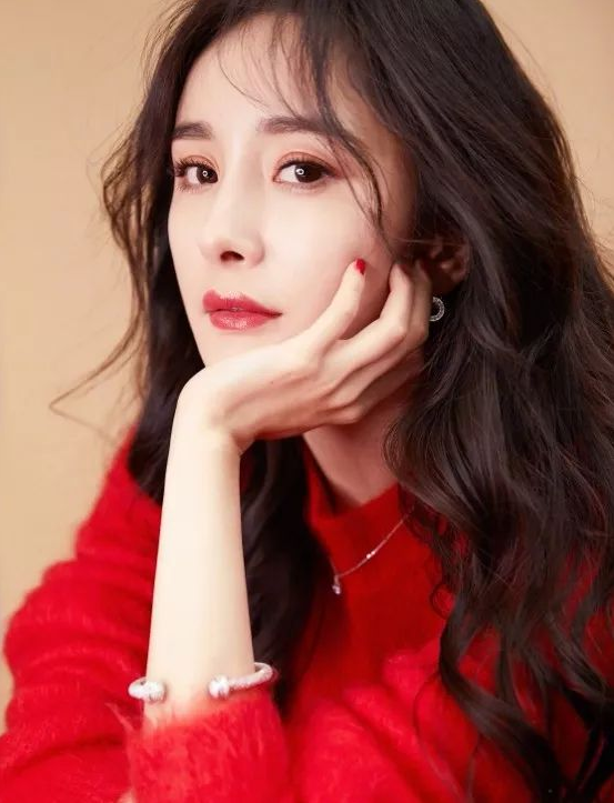 张哲瀚|曾是杨幂的替身，颜值不输对方，如今孩子3岁她却依然如同少女！