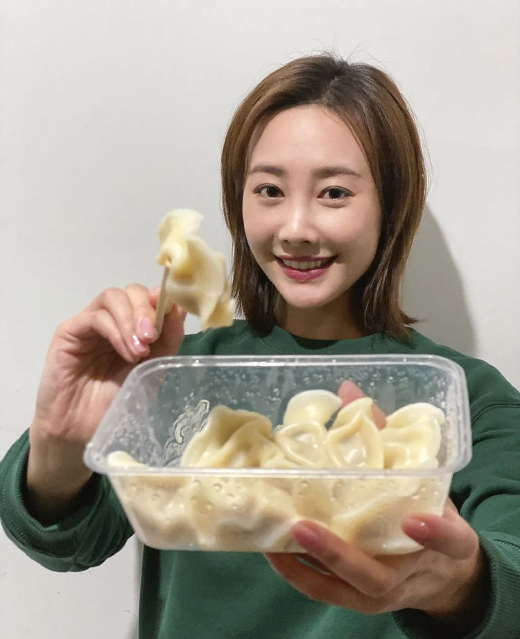 蔡依林|张雨绮提小男友?关晓彤冷落鹿晗?张智霖忙推新剧?李纯分奖?