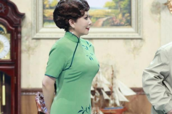 蔡明|蔡明出道40年没胖过，帮倪萍瘦40斤，减肥方法仅9字却很少人做到