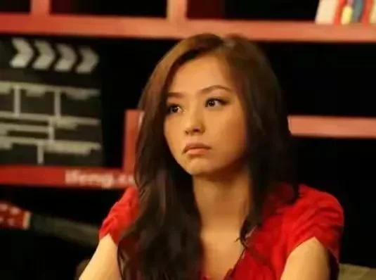 霍启刚|被冯轲掌控15年，甘愿做赚钱机器，被收割7亿，张靓颖醒悟的太晚