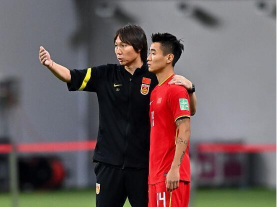 一个人的夜晚|不敢相信!越南队只是小负澳大利亚,为什么与国足形成鲜明对比?