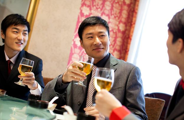 肝臟|每吃一口近似在肝上打洞，院士呼吁：1“下酒菜”，或比肥肉還傷肝