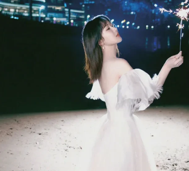 杨紫|“杨紫网宣”删除了官宣“合约期满”一事，看来已有变数？