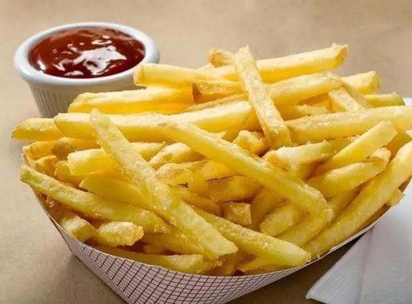 T恤衬衫白帆布 6岁女童停止发育,医生:2物吃一口,如吃橡皮泥,很多家长还不知