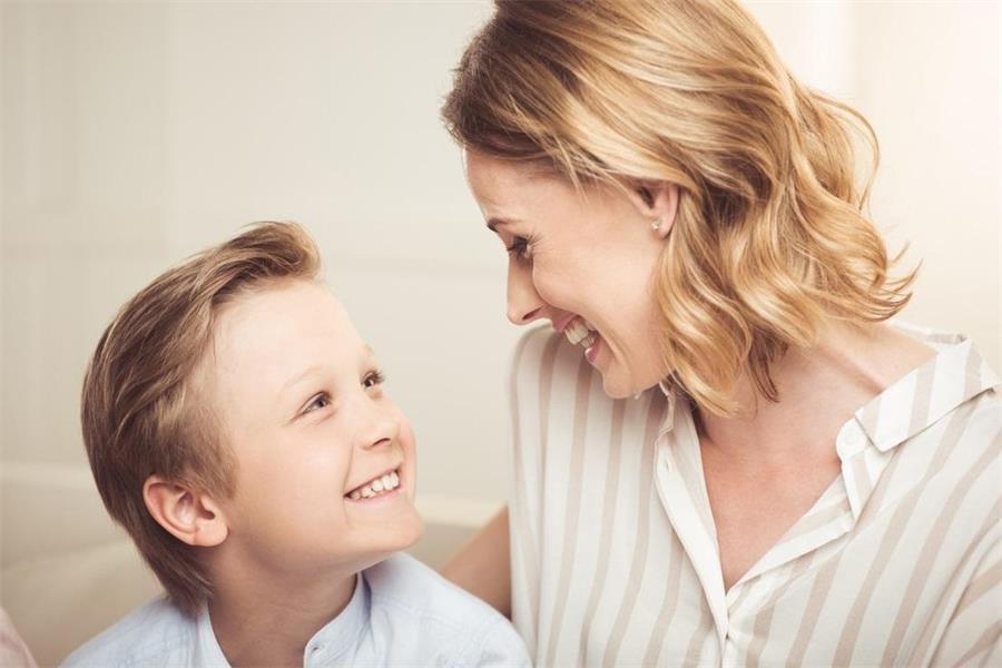 雷七趣说|温馨建议：不要成为阻碍孩子成长的绊脚石，做个合格的好妈妈