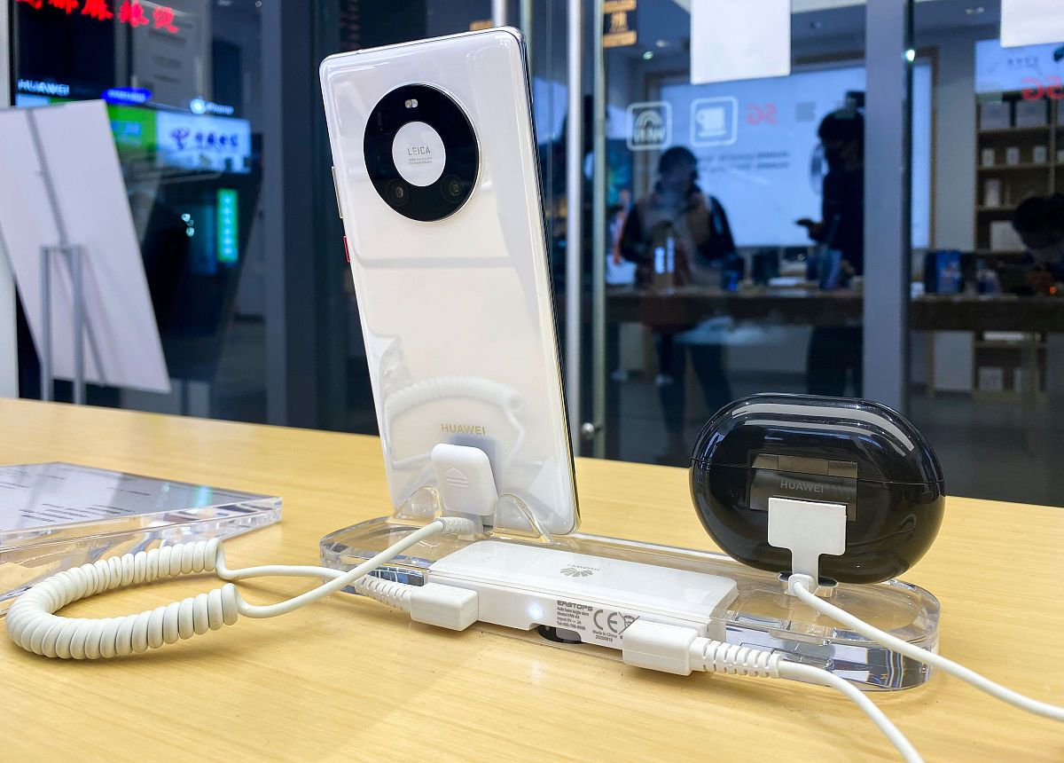 麒麟9000|华为又一款旗舰曝光，出场即有鸿蒙加持，“花粉”不得不产生怀疑