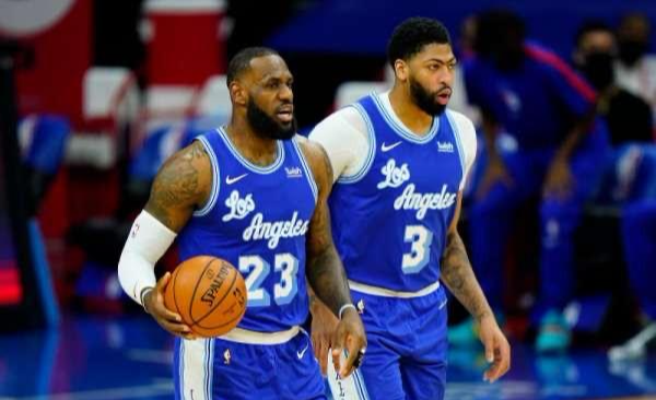 交易|交易達成！湖人送出波普！波普取關(guān)湖人，豪華陣容出爐，籃網(wǎng)懸了