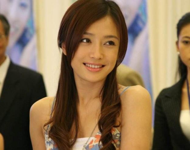 楚濂|《一帘幽梦》原著：只靠一条残腿，绿萍得不到想要的爱