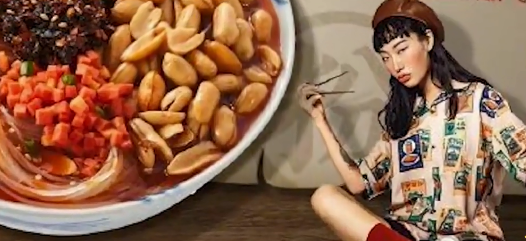 |三只松鼠公司发文道歉，只因女模特妆容被质疑丑化国人，此事引发争议